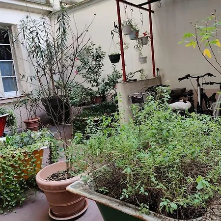Apartment Petit Studio Parisien Paris